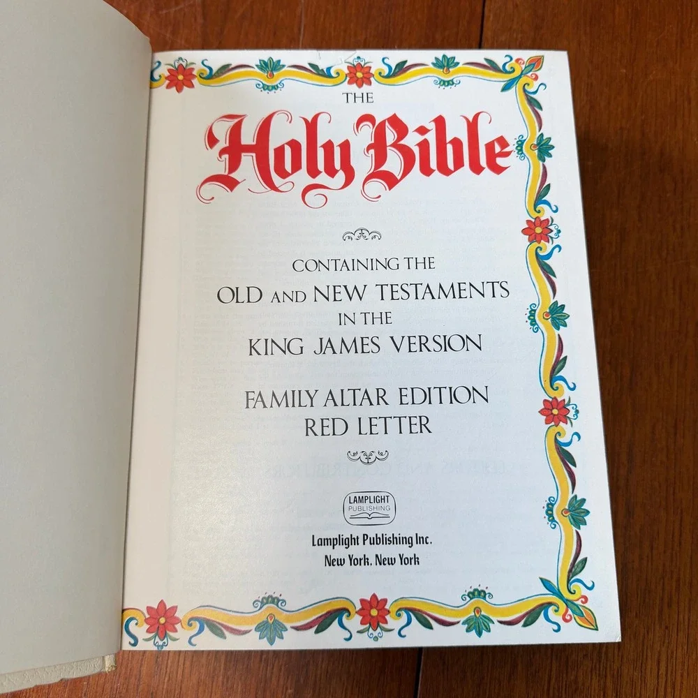 Lamplight Publishing Holy Bible KJV Family Altar Edition White Gold Gilt Vintage